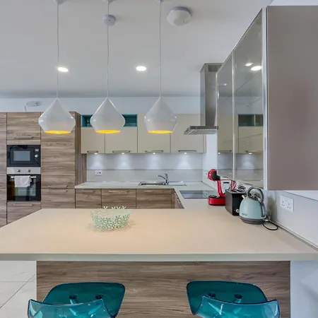 Apartment Stunning 3br Just Off The Promenade By 360 Estates Marsaskala