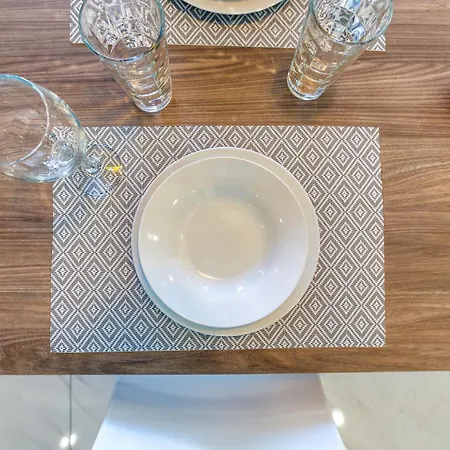 Stunning 3br Just Off The Promenade By 360 Estates