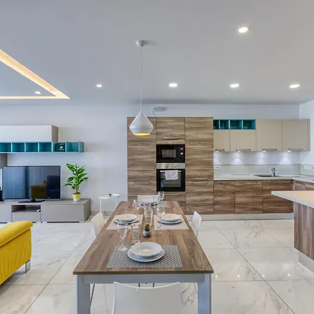 Stunning 3br Just Off The Promenade By 360 Estates Apartment