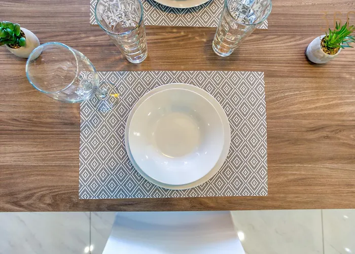 Stunning 3br Just Off The Promenade By 360 Estates