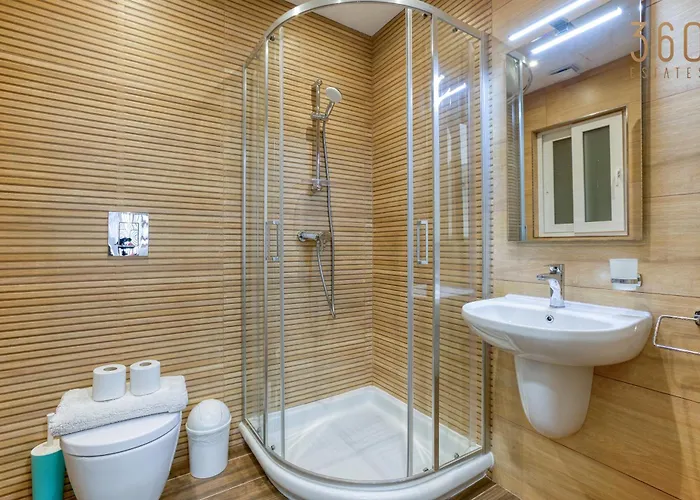 Appartement Stunning 3br Just Off The Promenade By 360 Estates *