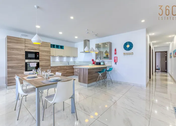 Appartement Stunning 3br Just Off The Promenade By 360 Estates